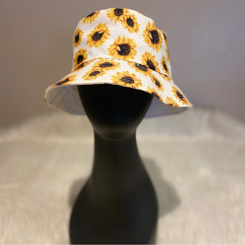 Sunflower bucket hat